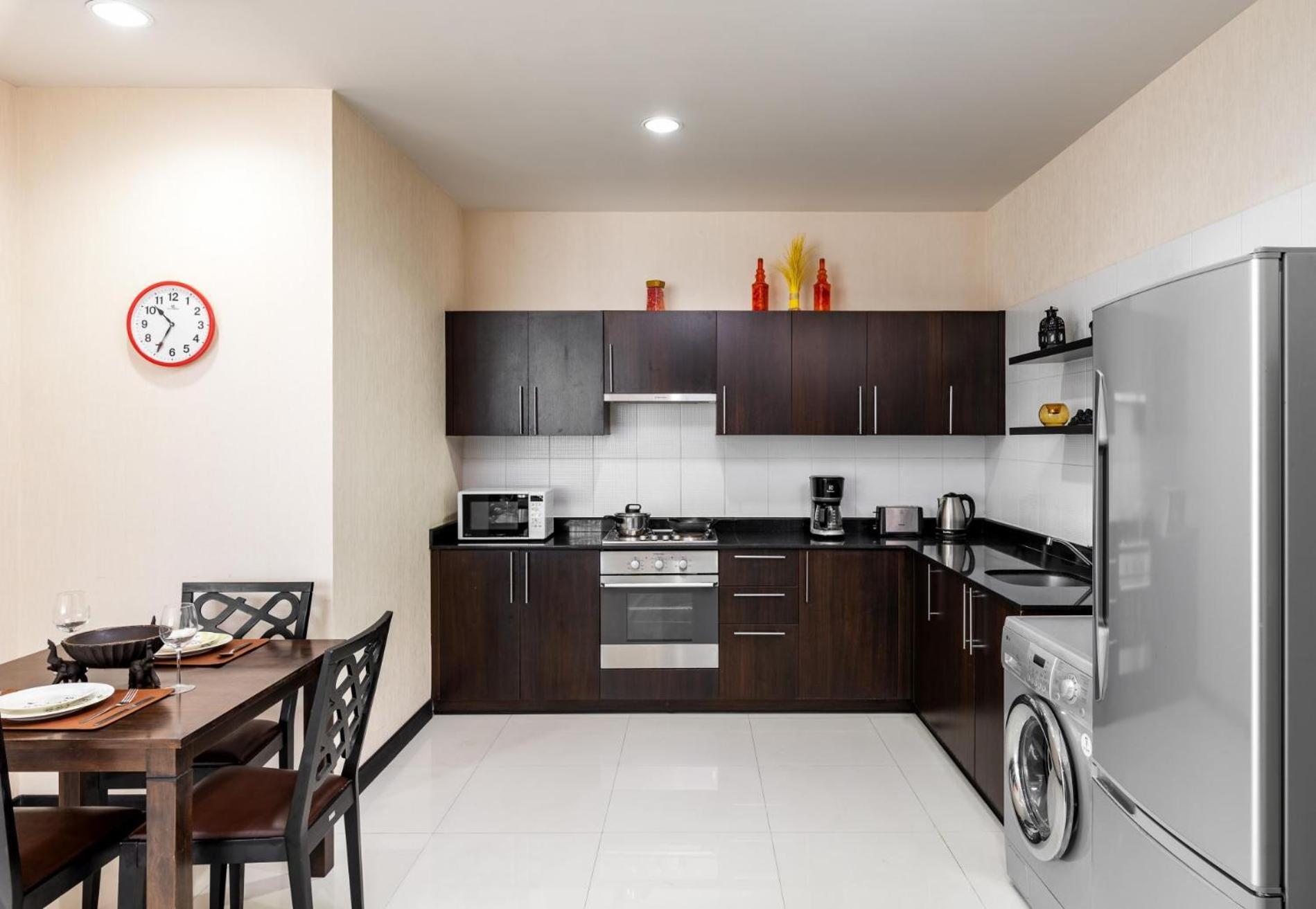 Veloche 2 Bedroom Apartment With Seaview Karon Eksteriør billede