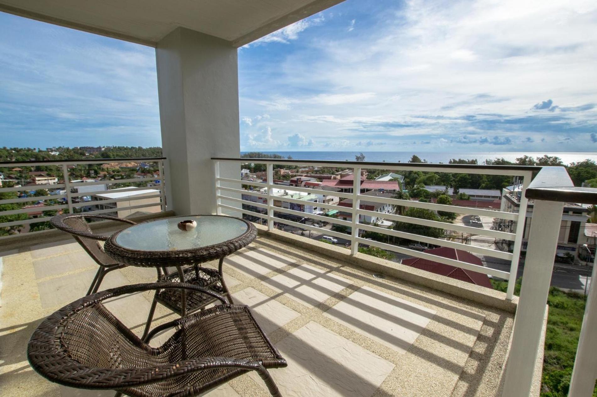 Veloche 2 Bedroom Apartment With Seaview Karon Eksteriør billede